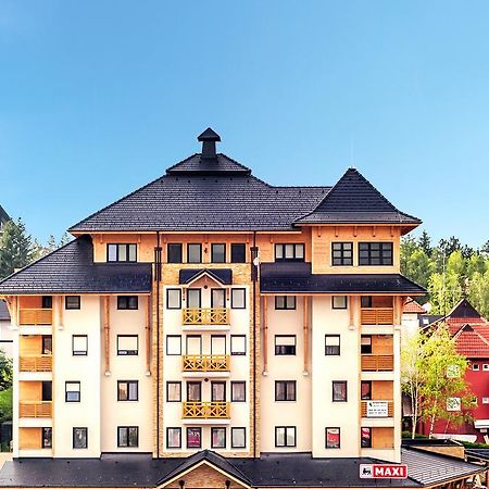 Apartment Maksi-Centar ซลาตีบอร์ ภายนอก รูปภาพ