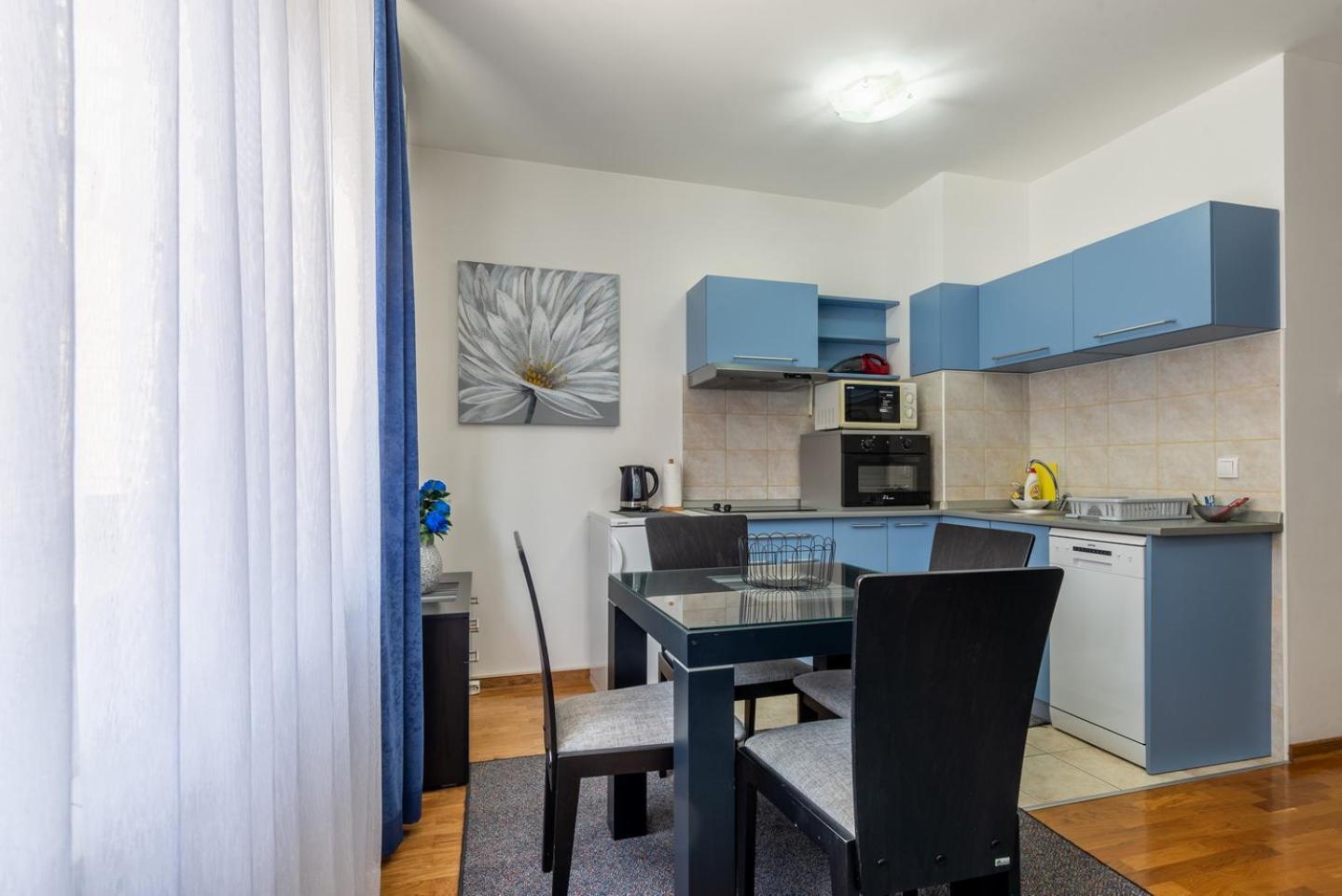 Apartment Maksi-Centar ซลาตีบอร์ ภายนอก รูปภาพ