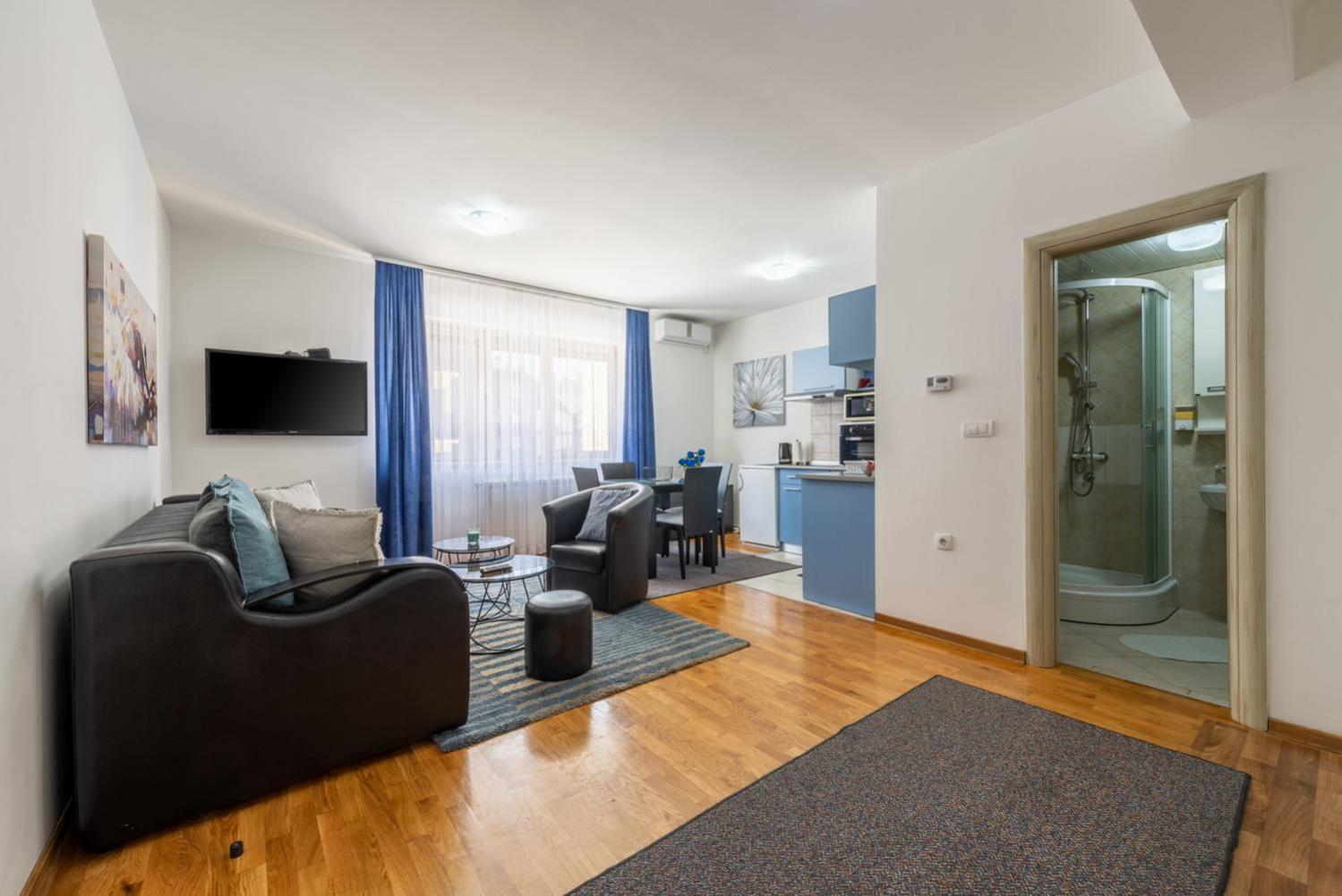 Apartment Maksi-Centar ซลาตีบอร์ ภายนอก รูปภาพ