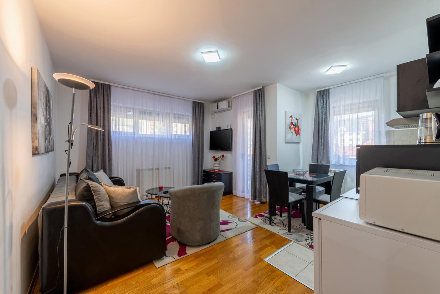 Apartment Maksi-Centar ซลาตีบอร์ ภายนอก รูปภาพ