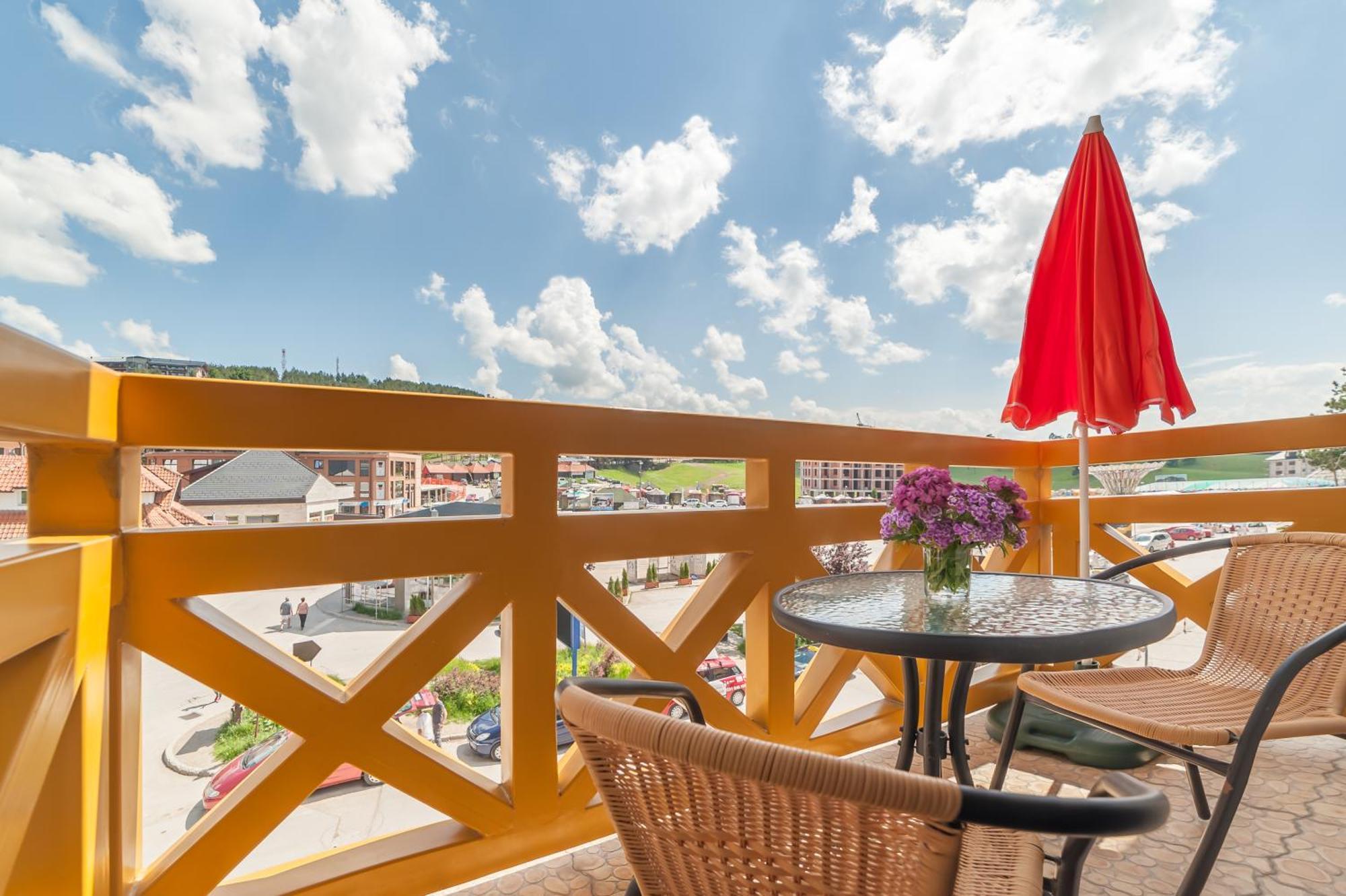 Apartment Maksi-Centar ซลาตีบอร์ ภายนอก รูปภาพ
