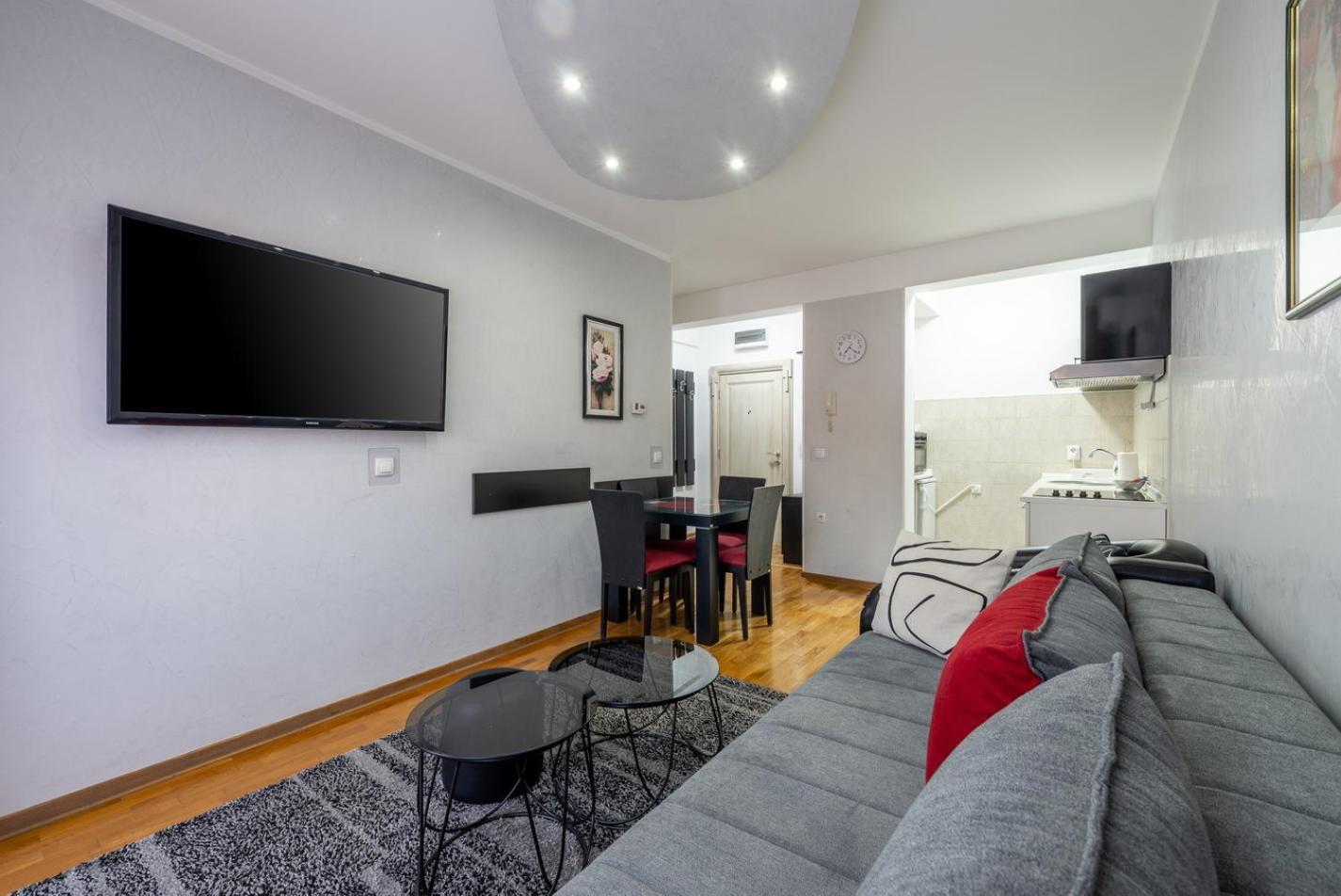 Apartment Maksi-Centar ซลาตีบอร์ ภายนอก รูปภาพ