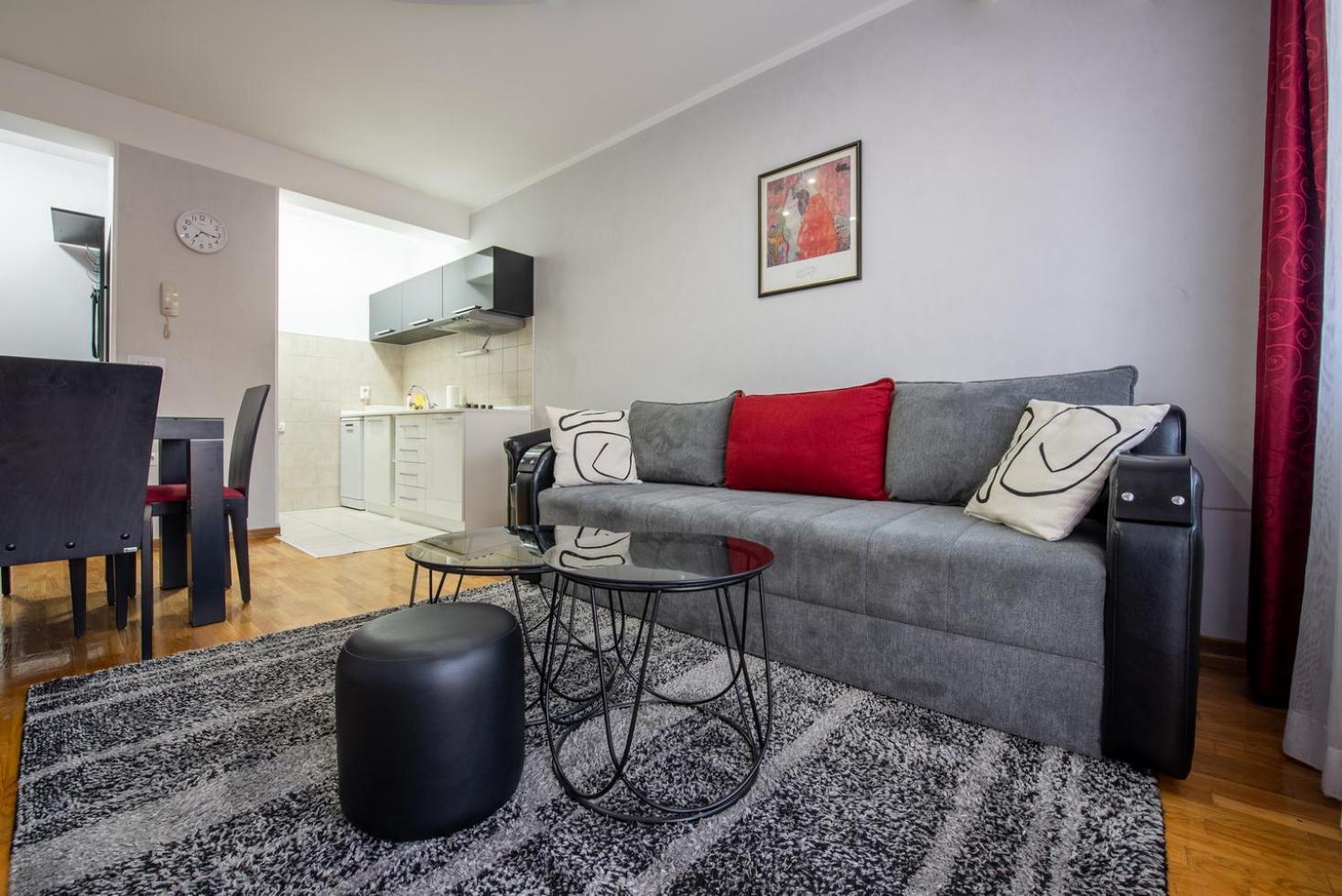 Apartment Maksi-Centar ซลาตีบอร์ ภายนอก รูปภาพ