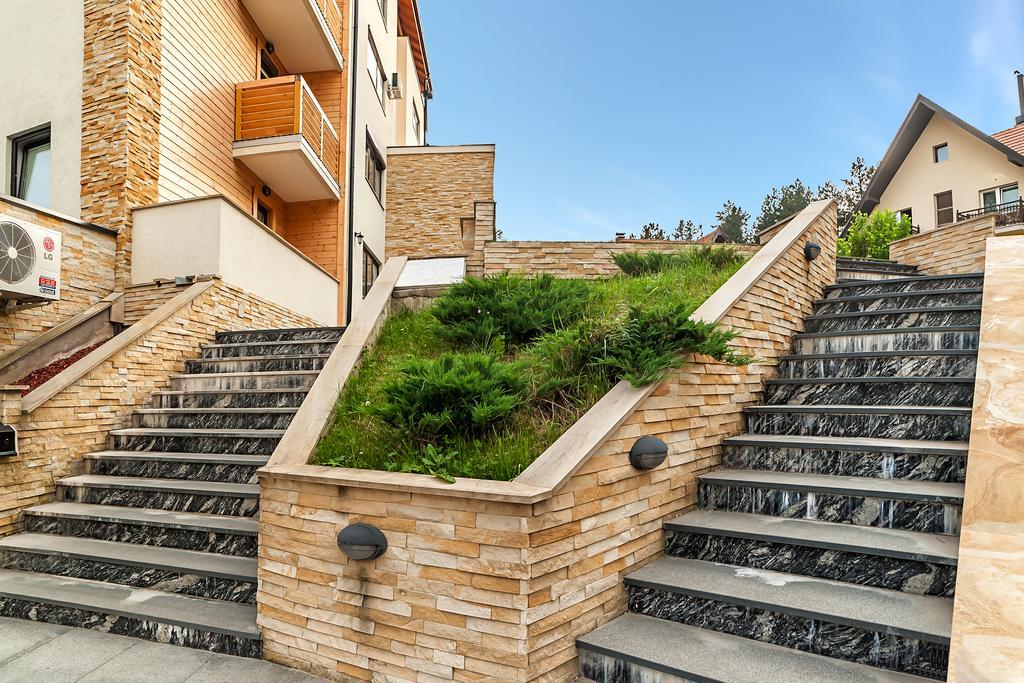 Apartment Maksi-Centar ซลาตีบอร์ ภายนอก รูปภาพ
