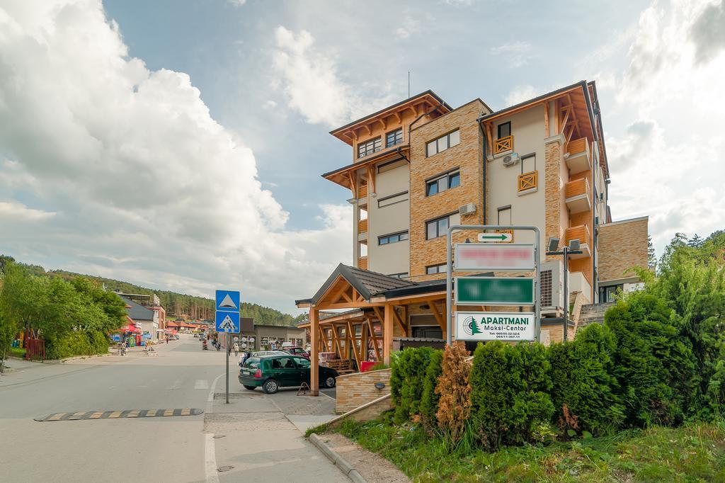 Apartment Maksi-Centar ซลาตีบอร์ ภายนอก รูปภาพ