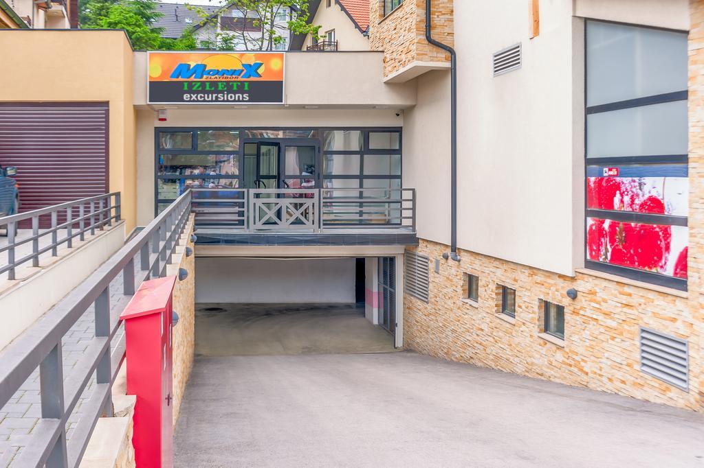Apartment Maksi-Centar ซลาตีบอร์ ภายนอก รูปภาพ